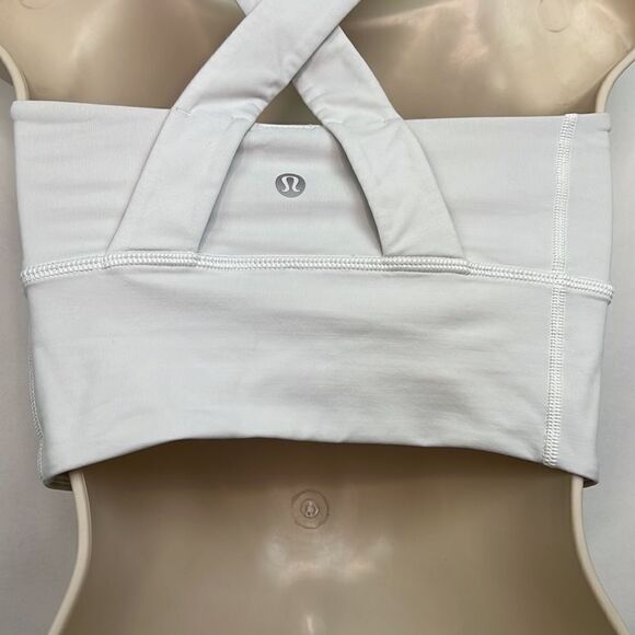 Lululemon white sports bra size 6 EUC - Picture 6 of 8